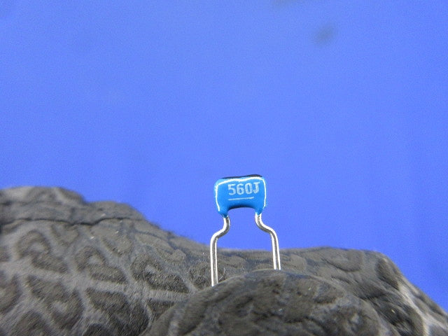 セラミックコンデンサ 100個入 FK26 C0G 1H 560J