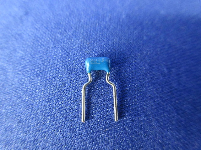 セラミックコンデンサ 10個入 FK26C0G1H221J-000