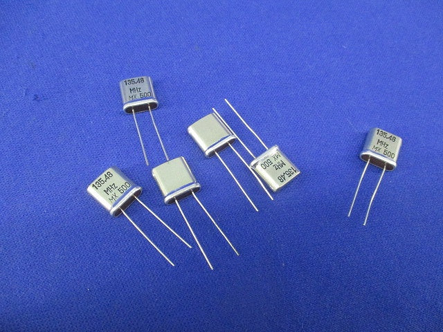 水晶振動子(クリスタル) 6個入 HC-18/T 135.48MHz
