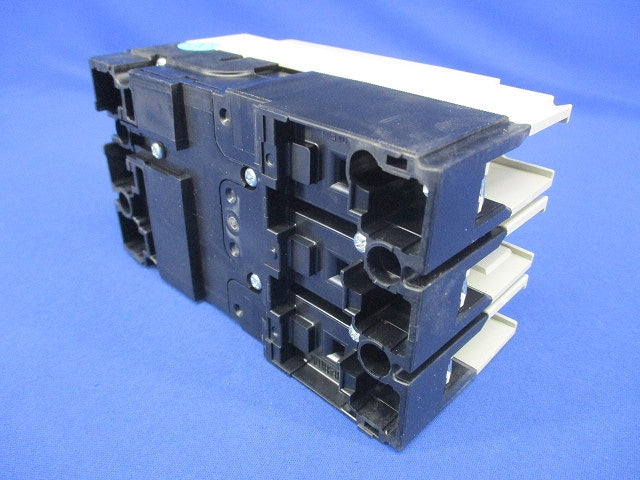 漏電遮断器 3P15A30ｍA 100-440VAC NV63-CV3P3E15A