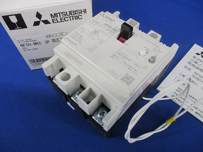 ノーヒューズ遮断器 3P30A AC100/200V 単3中性線欠相保護付 NF50-NKC3P30A