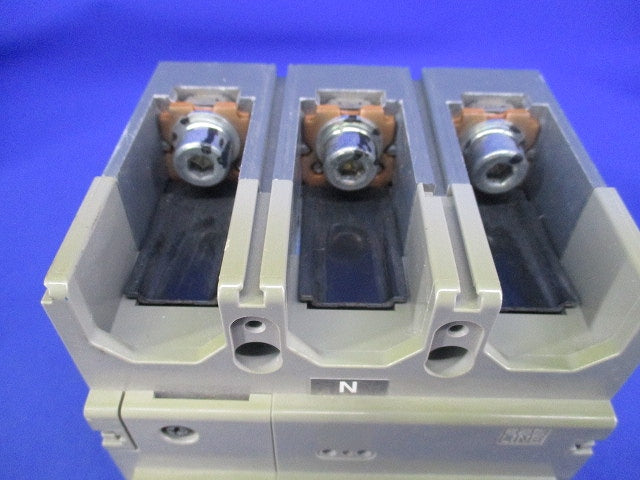 単3中性線欠相保護付 サーキットブレーカ3P2E150A (ジャンク品) BBW-225N BBW315015