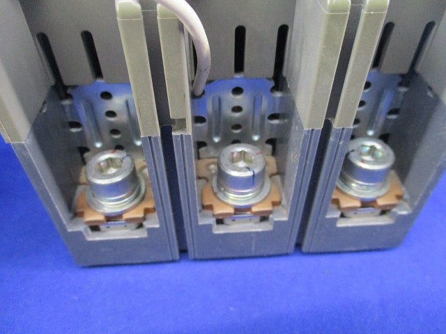 単3中性線欠相保護付 サーキットブレーカ3P2E150A (ジャンク品) BBW-225N BBW315015