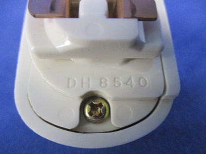 抜け止めコンセントプラグ(2個入)(オフホワイト)Nationa DH8540