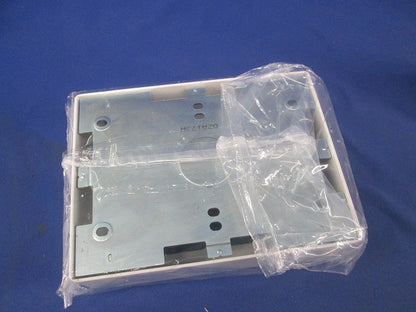 3コ用スイッチボックス(袋破れ有)(ホワイト) DZA173W