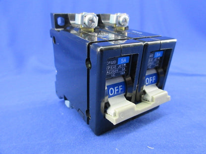サーキットプロテクタ2P5A(ジャンク品) CP32D