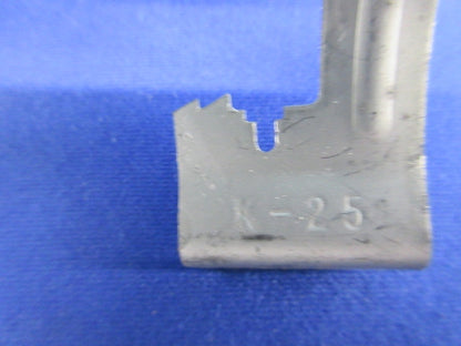 ネグロック 吊りボルト・丸鋼用管支持金具(300個入) K-25