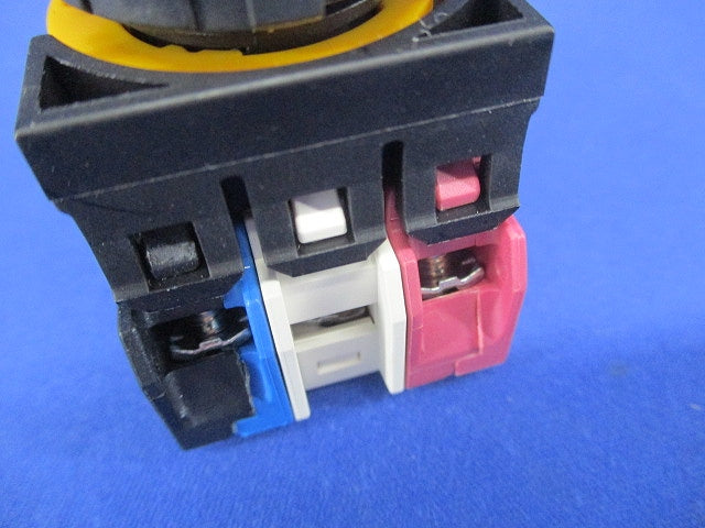 押ボタンスイッチ 赤 CW1L-M2E11Q4R