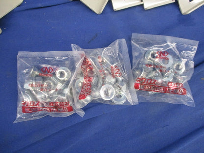 立上りカバー止め金具 QRタイプ (12個入) CVVQ2