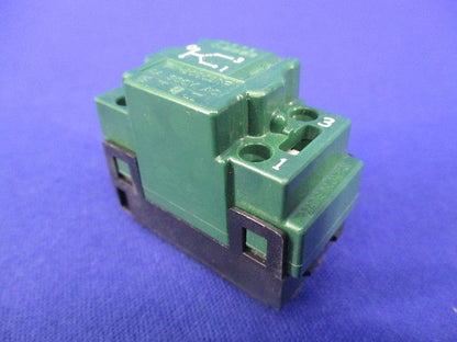 埋込パイロット･ホタルスイッチC(3路)(5個入)National WT5042