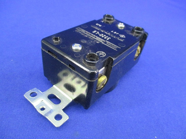 引掛形埋込コンセント 30A(2個入) 3320-L6