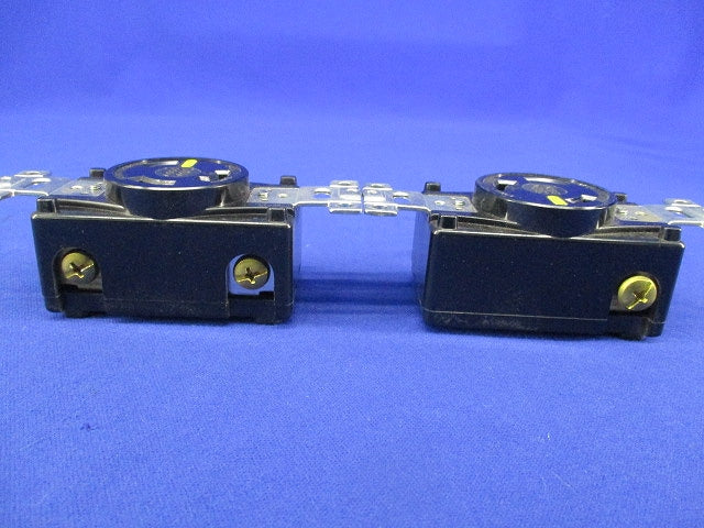 引掛形埋込コンセント 30A(2個入) 3320-L6