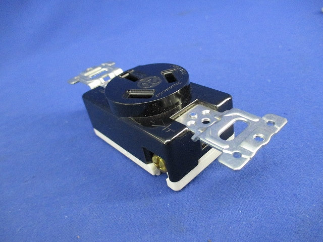 埋込コンセント(3個入) WF1320K