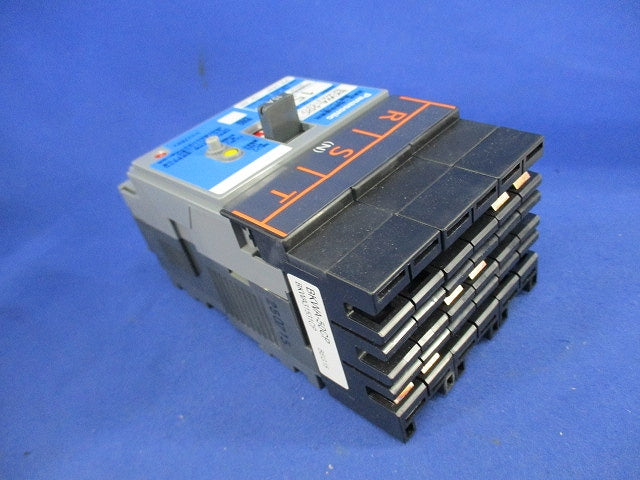 プラグインアダプタ付漏電ブレーカ 3P15A30mA BKWA31531CP