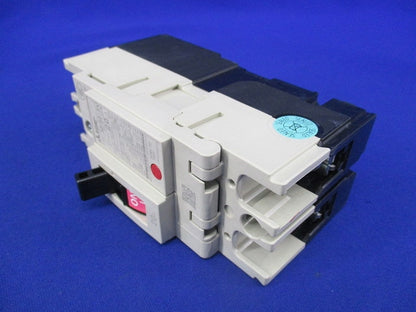 ノーヒューズ遮断器3P5A(NF-Sシリーズ・汎用品)箱違い NF32-SV