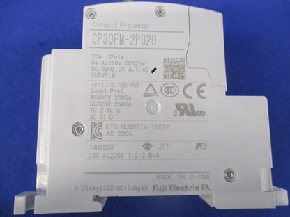 サーキットプロテクタ20A CP30FM-2P020