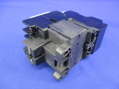 標準形電磁開閉器(1組入) SC-05+TKON TR13E