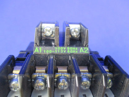 標準形電磁開閉器(1組入) SC-05+TKON TR13E
