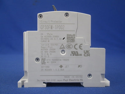 サーキットプロテクタ 2A CP30FM-1P002