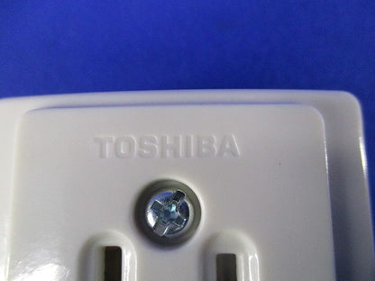 アース付角形コンセント(3個入) DC1111E