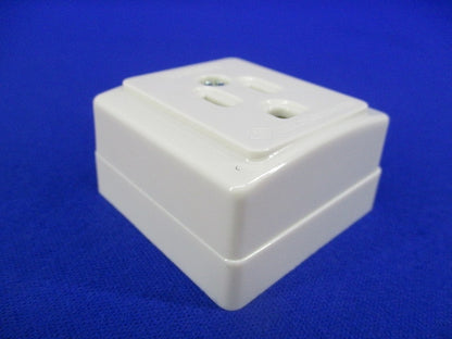 アース付角形コンセント(3個入) DC1111E