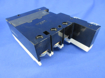 主幹用漏電ブレーカ3P2E100A(単3中性線欠相保護付)(箱違い) BJF3100325