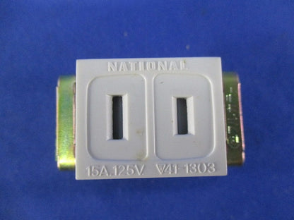 埋込扉付コンセント(3個入)(汚れ有)National WN1051