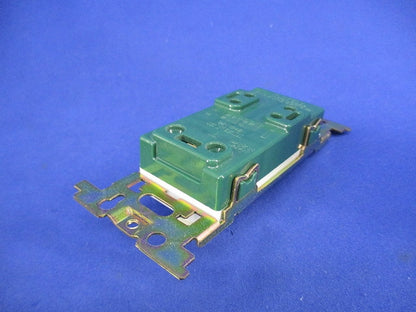 アースターミナル付けダブルコンセント(6個入)National WN1542