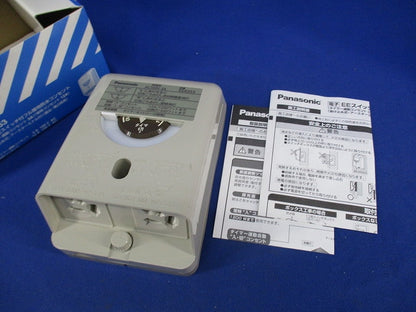 電子EEスイッチ付フル接地防水コンセント EE4353