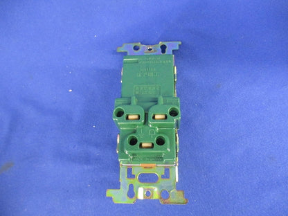 埋込アースターミナル付接地コンセント(5個入)National WN1142