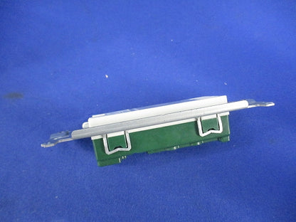 埋込アースターミナル付コンセント(8個入) WN1031K