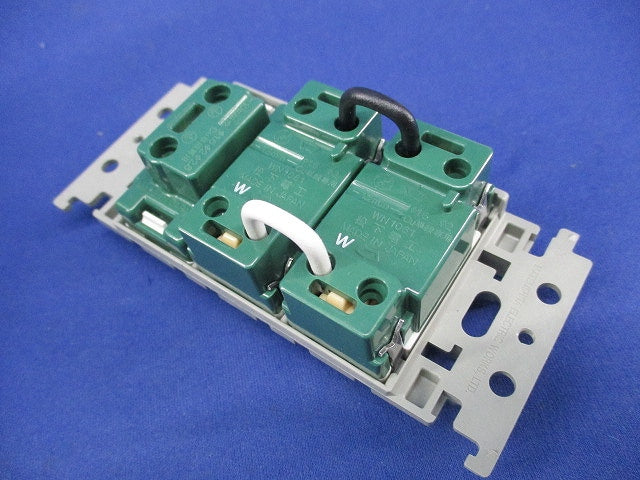 埋込アースターミナル付抜け止めダブルコンセント(4個入)National WTF10824WK