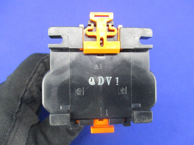 N２形乾式進相コンデンサ QDV1