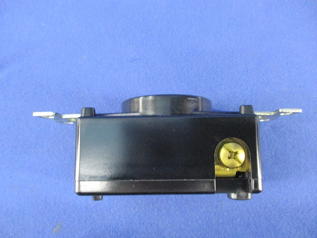 埋込コンセント引掛形 3310-L5
