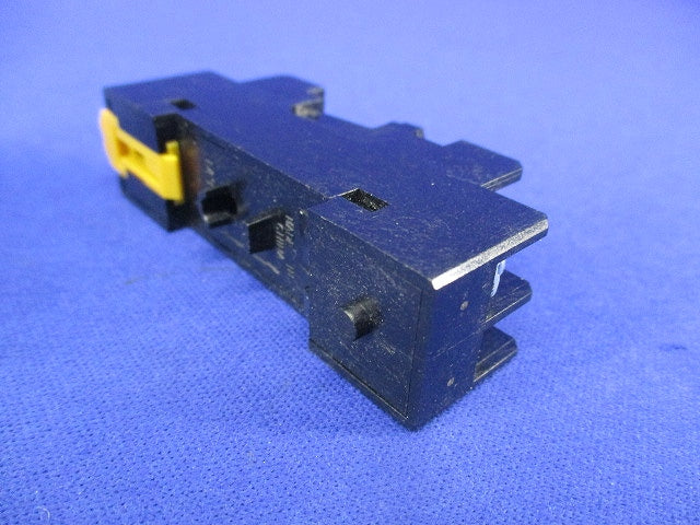 表面接続角型ソケット 5ピン(3個入) P2RF-05
