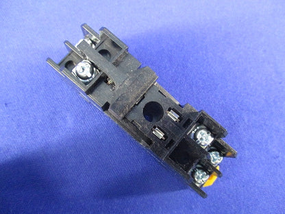 表面接続角型ソケット 5ピン(3個入) P2RF-05