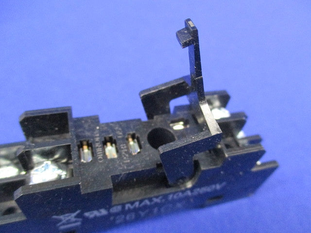表面接続角型ソケット 5ピン(3個入) P2RF-05