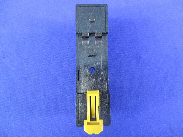 表面接続角型ソケット 5ピン(3個入) P2RF-05