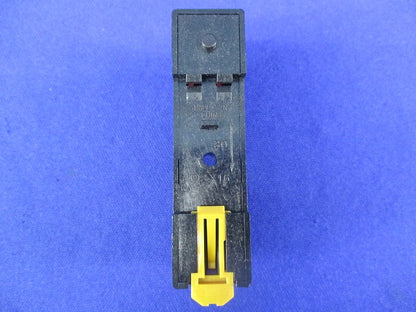 表面接続角型ソケット 5ピン(3個入) P2RF-05