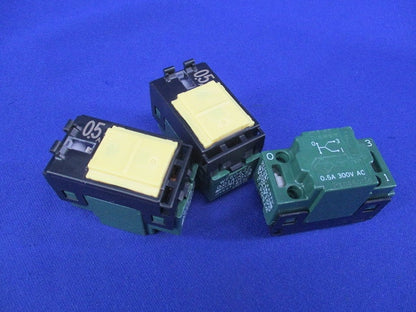 埋込パイロット・ほたるスイッチC(3路)(3個入) WT50422