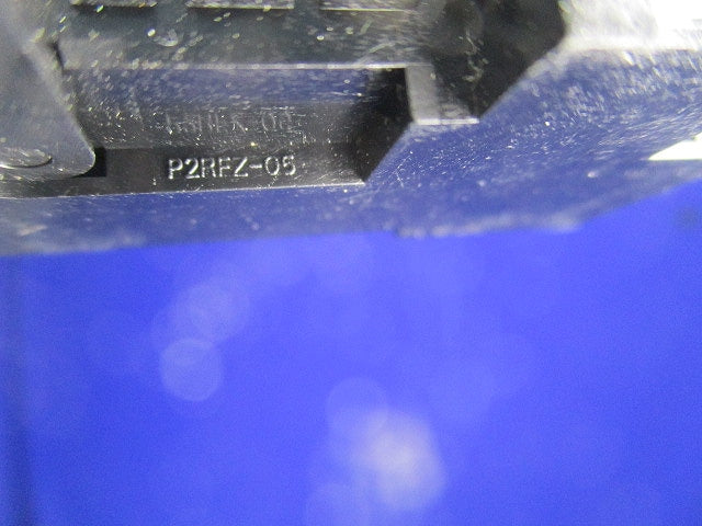 表面接続角型ソケット 5ピン(3個入) P2RFZ-05