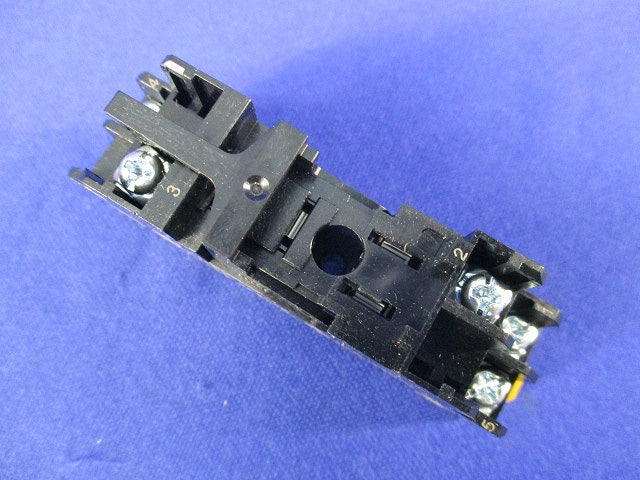 表面接続角型ソケット 5ピン(3個入) P2RFZ-05