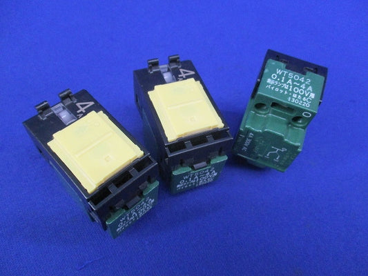 埋込パイロット･ほたるスイッチC(3路)(3個入) WT5042
