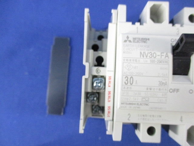 漏電遮断器3P30E30A NV30-FA