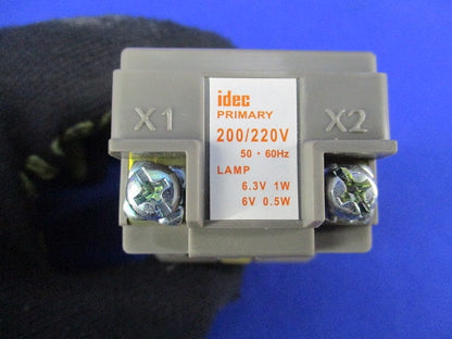 φ30 TWNシリーズ パイロットライト 丸形 LED照光 AC200(赤) APN126DNR
