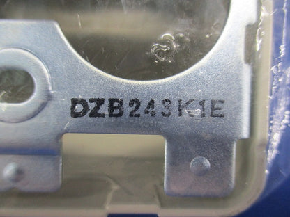 メタルモール コーナーボックス小型 A･B型共用 ミルキーホワイト DZB243K1E