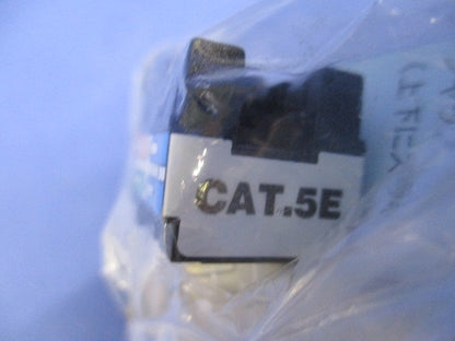 J・WIDEシリーズLAN用埋込モジュラージャックCAT5E対応8極8芯 JEC-BN-LW5E-PW