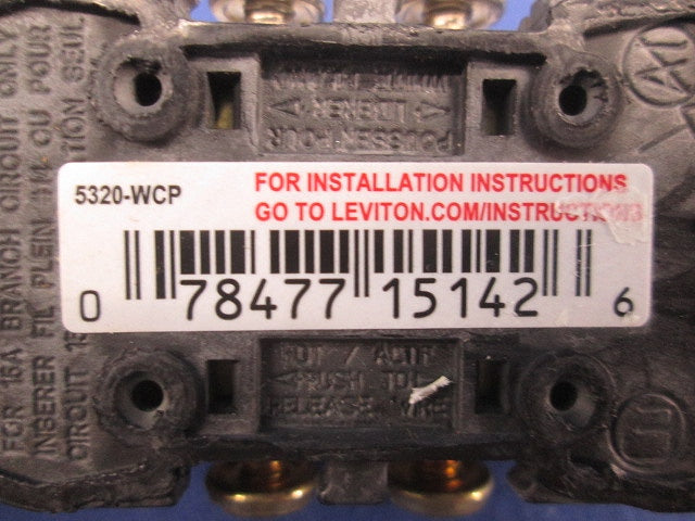 15A125VNEMA5-15R 接地極付二重コンセント(ホワイト)(2個入) 5320-WCP