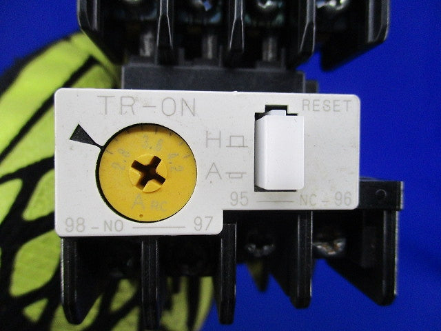 電磁開閉器200V SC-03+TR-0N