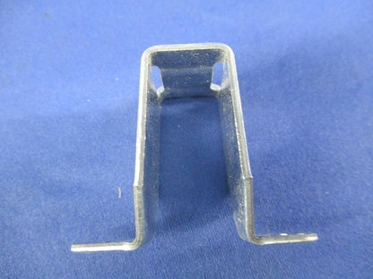 軽みぞ形鋼用ボックス支持金具(15個入) T38U